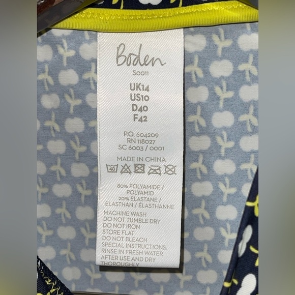 BODEN Women’s Longsleeve Rash-guard Swim Suit Top Size 10 - Picture 4 of 5